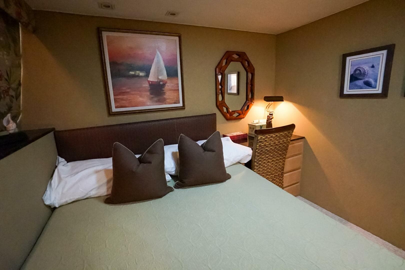 1989 Hatteras 80 Cockpit Motor Yacht