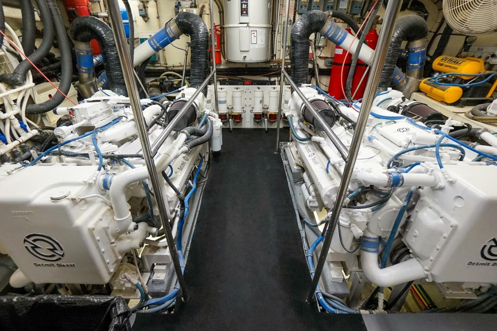 1989 Hatteras 80 Cockpit Motor Yacht