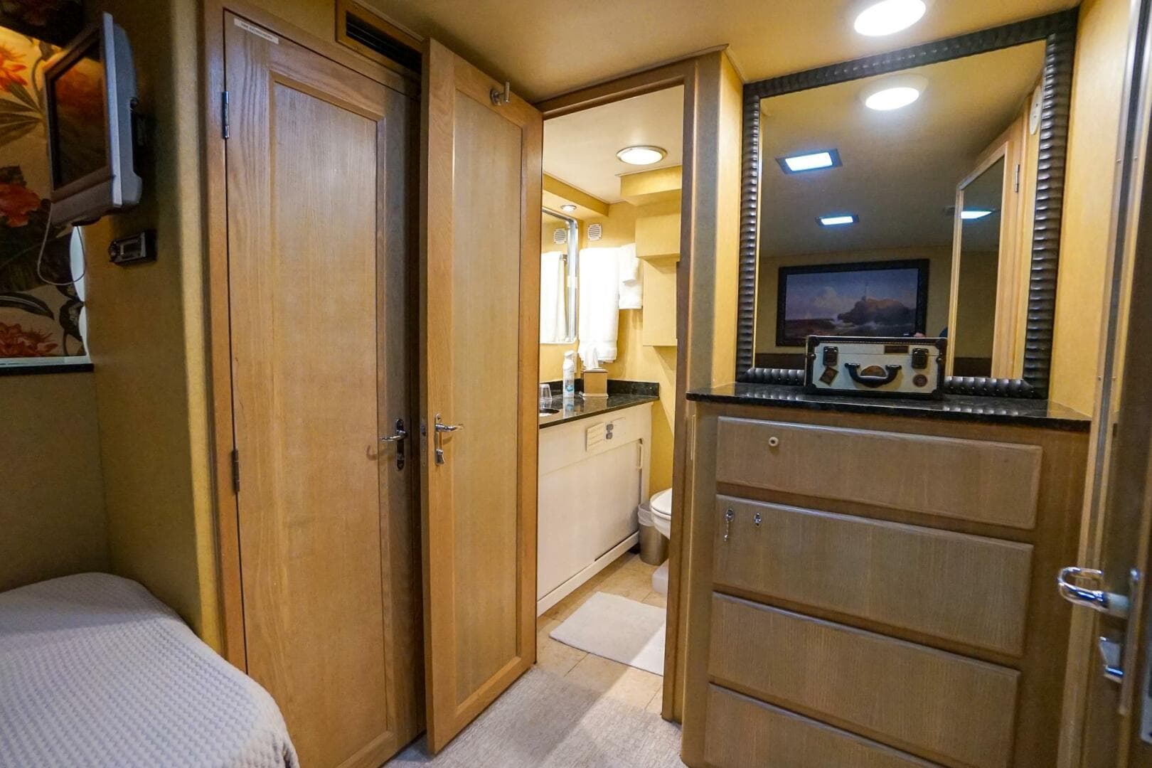 1989 Hatteras 80 Cockpit Motor Yacht