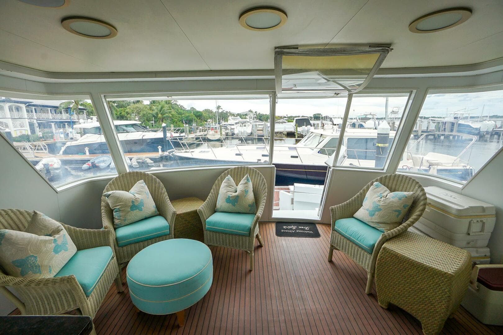 1989 Hatteras 80 Cockpit Motor Yacht