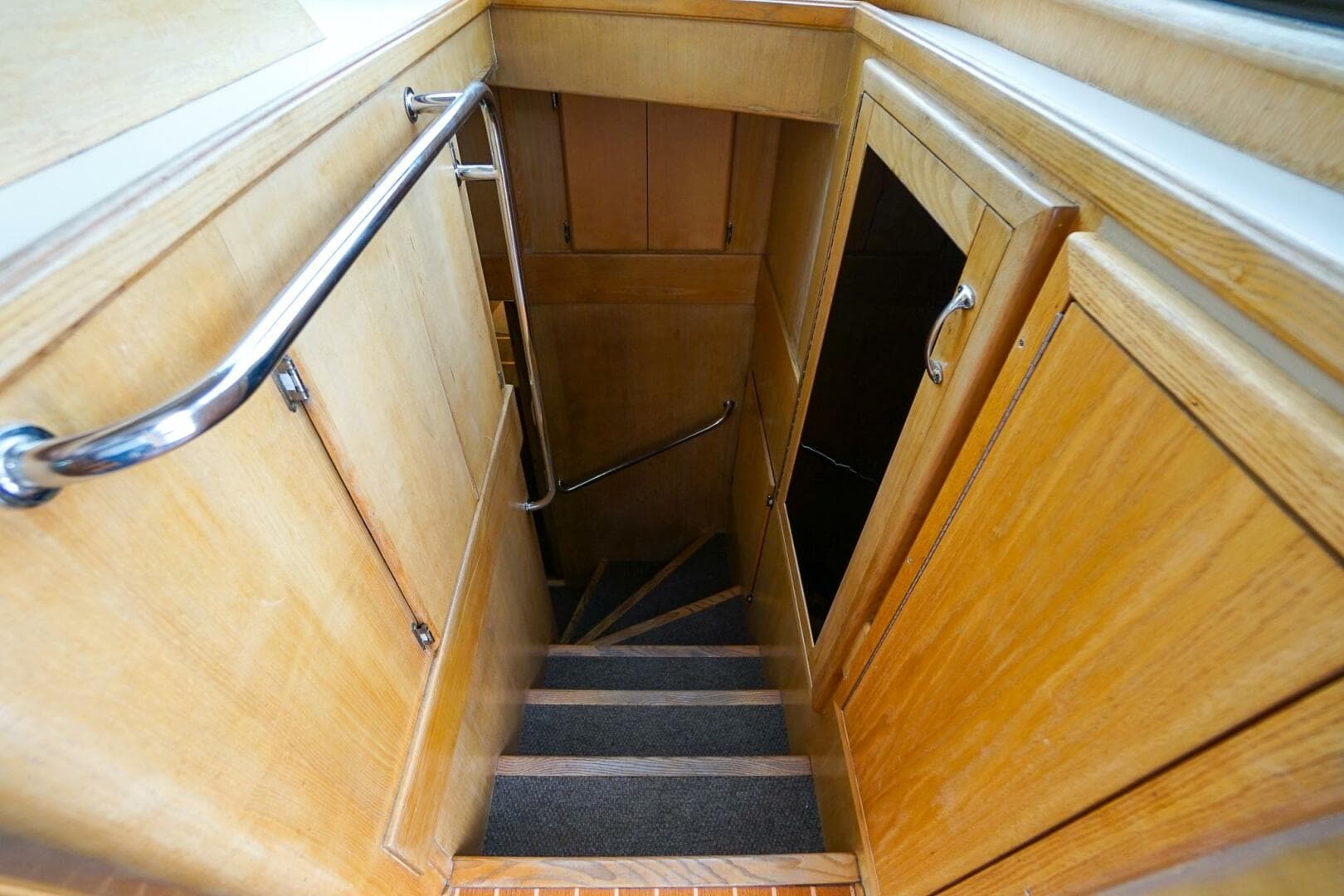 1989 Hatteras 80 Cockpit Motor Yacht