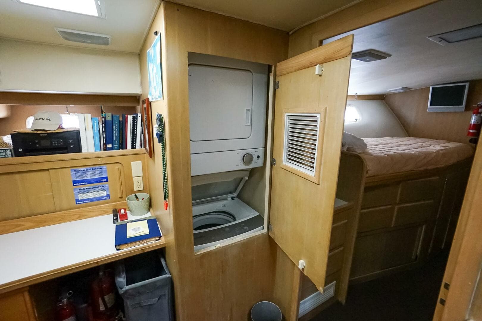 1989 Hatteras 80 Cockpit Motor Yacht