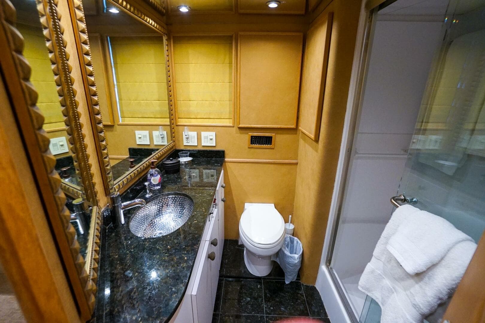 1989 Hatteras 80 Cockpit Motor Yacht