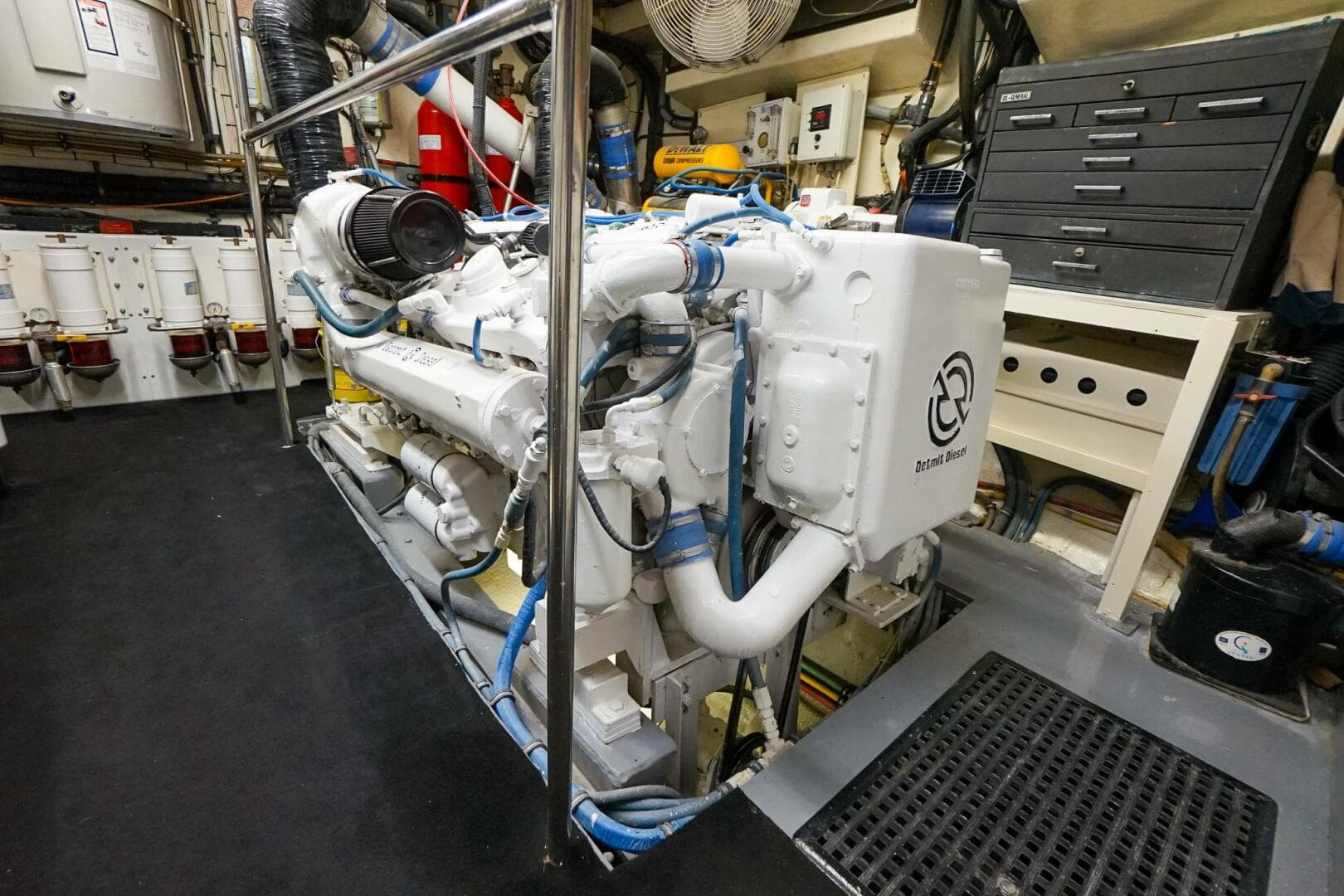 1989 Hatteras 80 Cockpit Motor Yacht