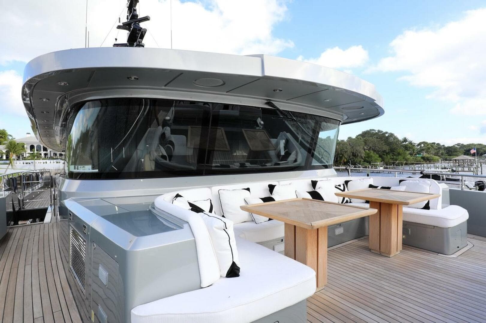 Luxury Majesty 120 yacht deck with seating and tables, 2025 model.