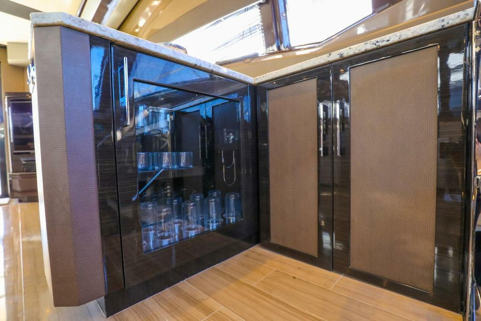 2016 Marquis 660 Sport Yacht