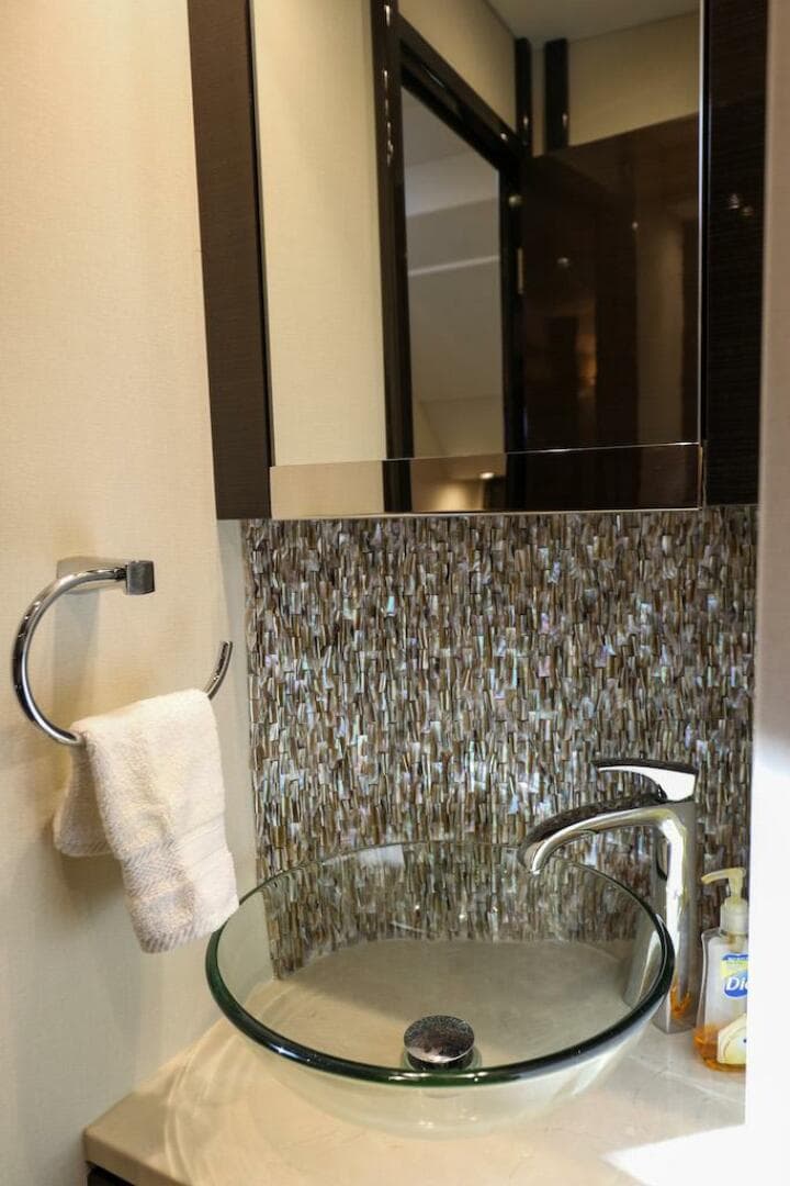 2016 Marquis 660 Sport Yacht