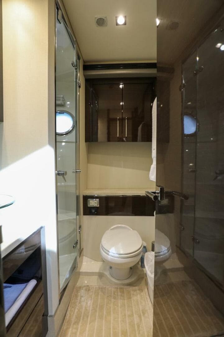 2016 Marquis 660 Sport Yacht