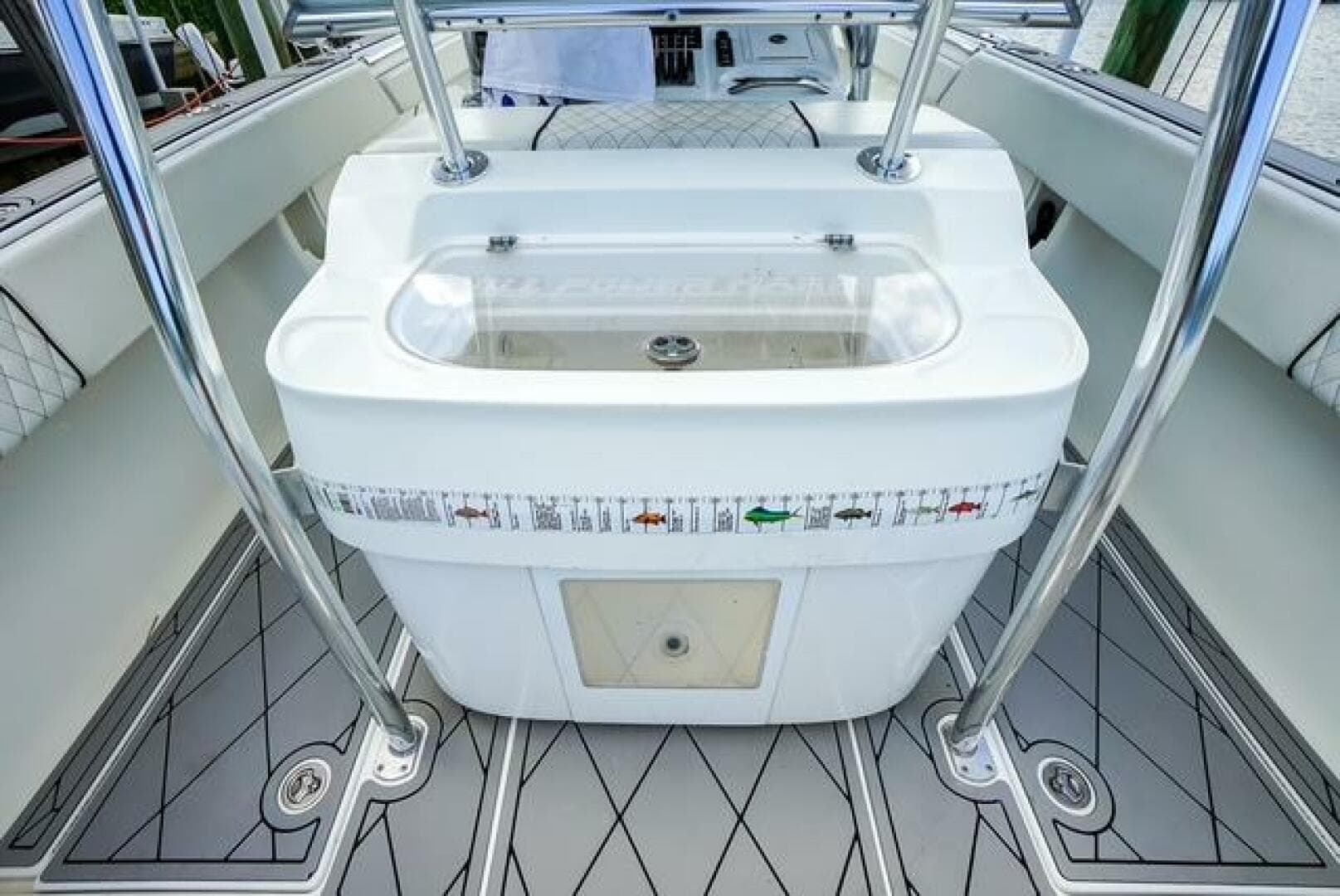 2007 Spectre 37 Center Console