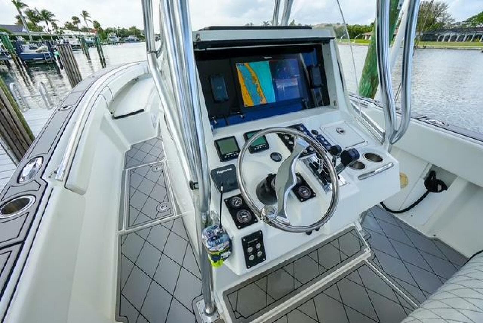2007 Spectre 37 Center Console
