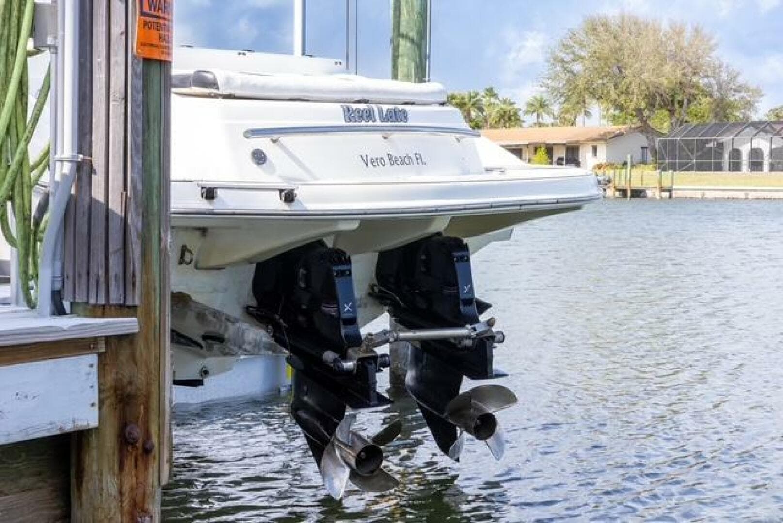 2007 Spectre 37 Center Console