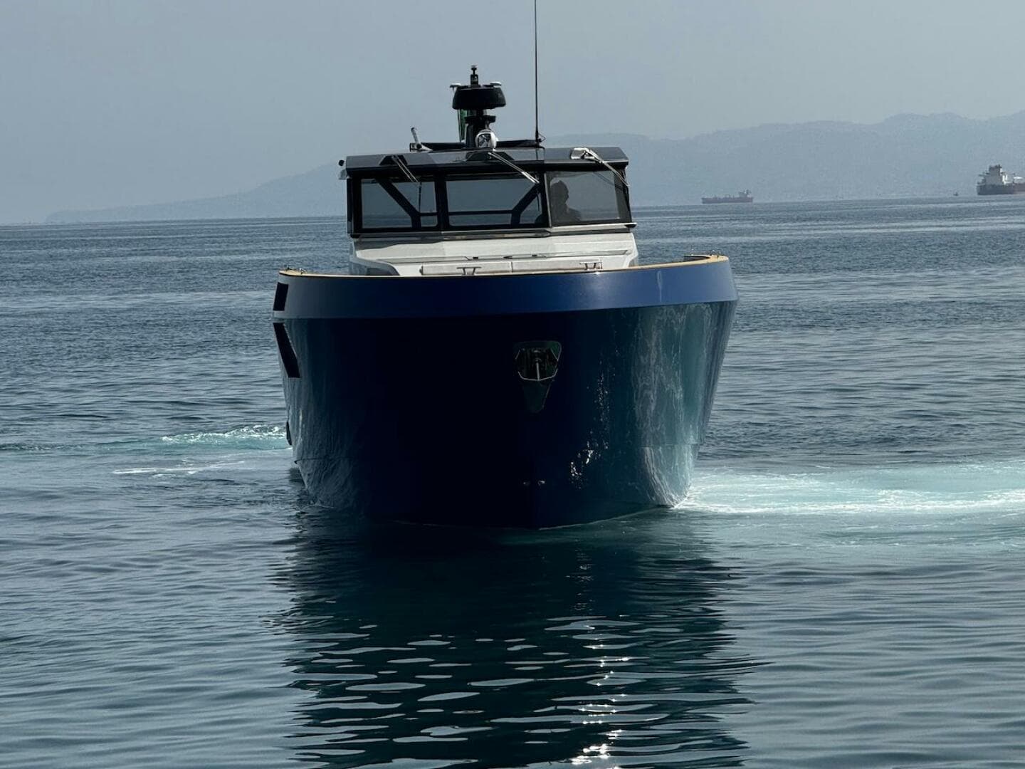 Aicon Audace 50 yacht, 2025 model, cruising on calm waters.