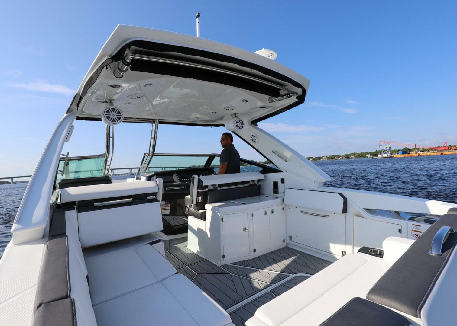 2023 Monterey 385 Super Sport