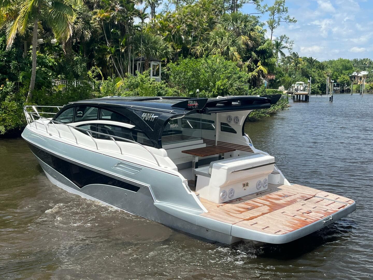 2025 Real 40 HT Luxury 