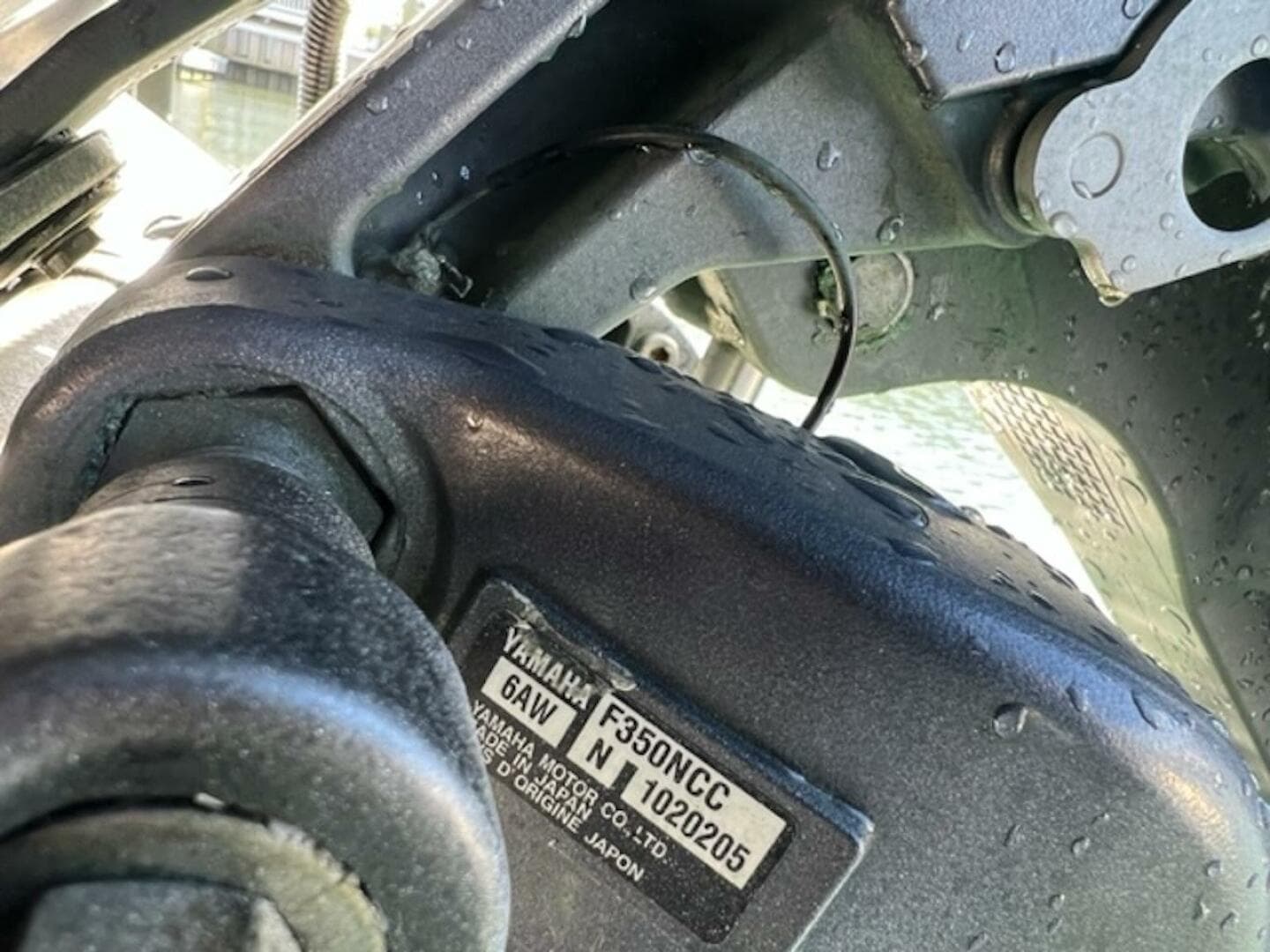 2008 Spectre 34 Center Console