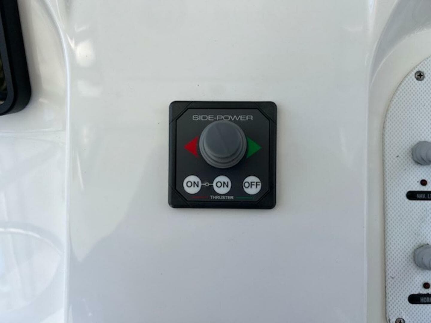 2008 Spectre 34 Center Console