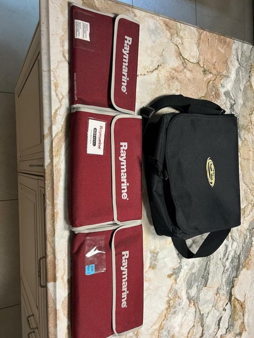 2008 Spectre 34 Center Console