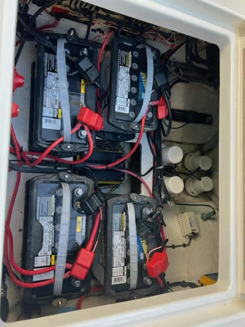 2008 Spectre 34 Center Console