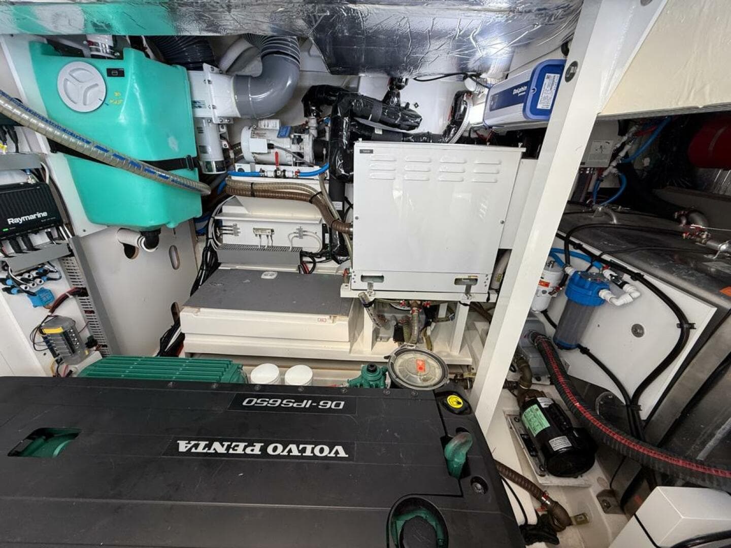 2021 Prestige 520 Flybridge