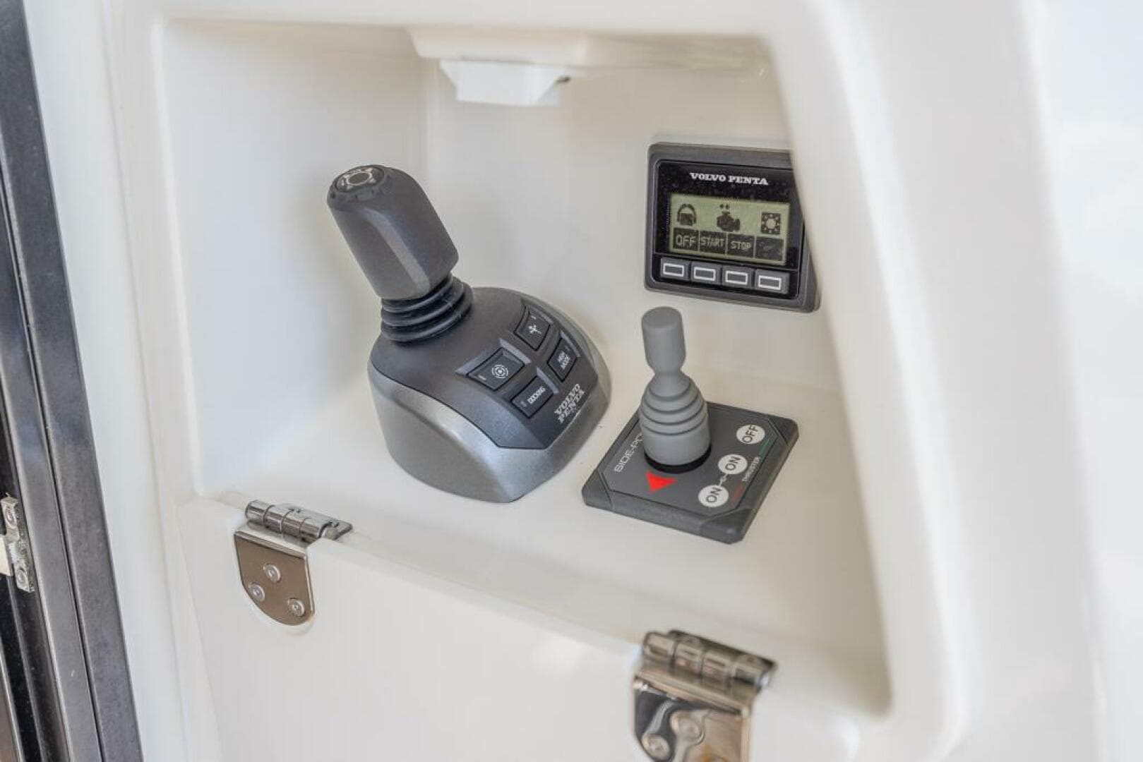 2021 Prestige 520 Flybridge