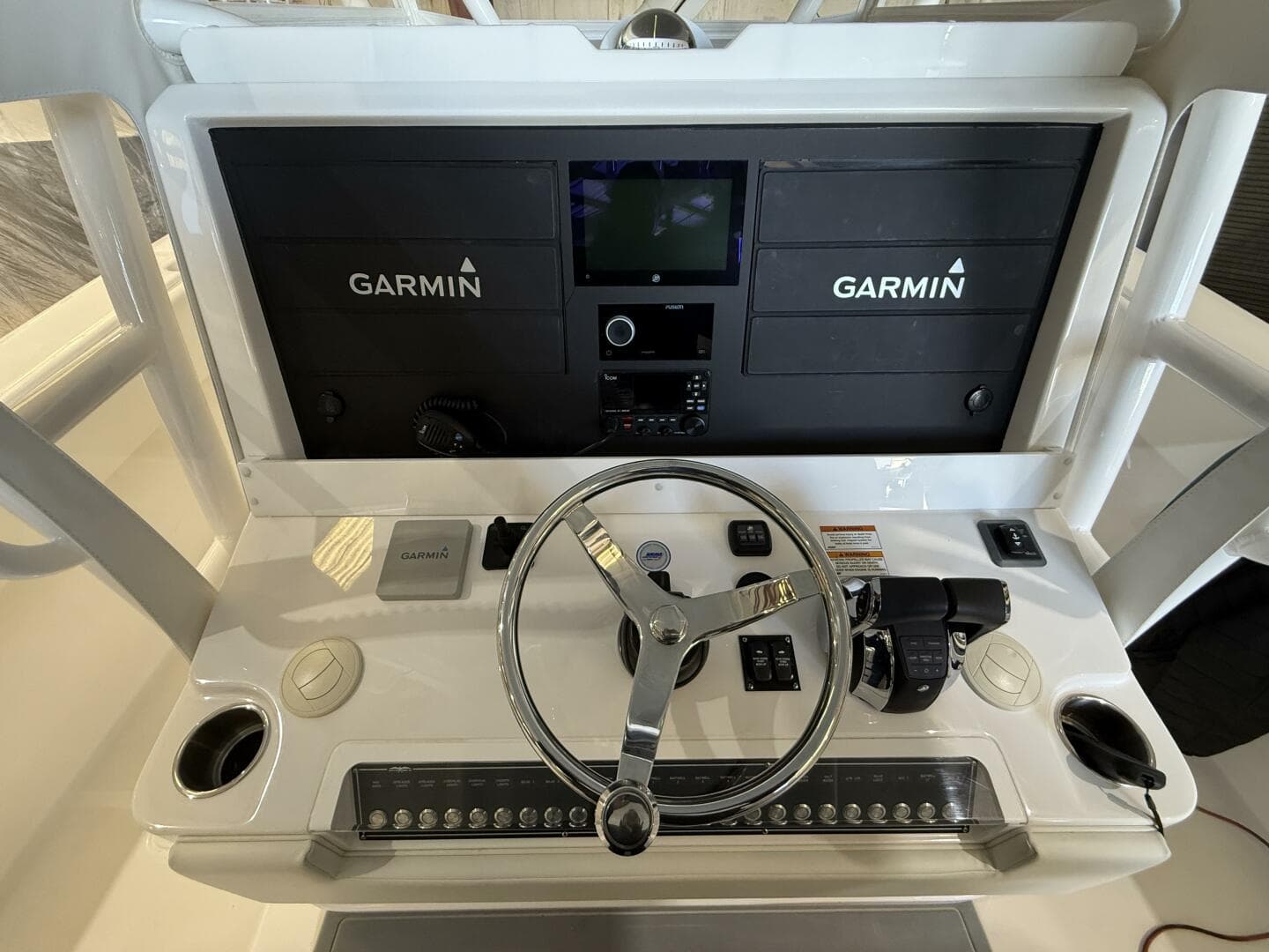 2022 Invincible 39 Open Fisherman Dash w/ Covers