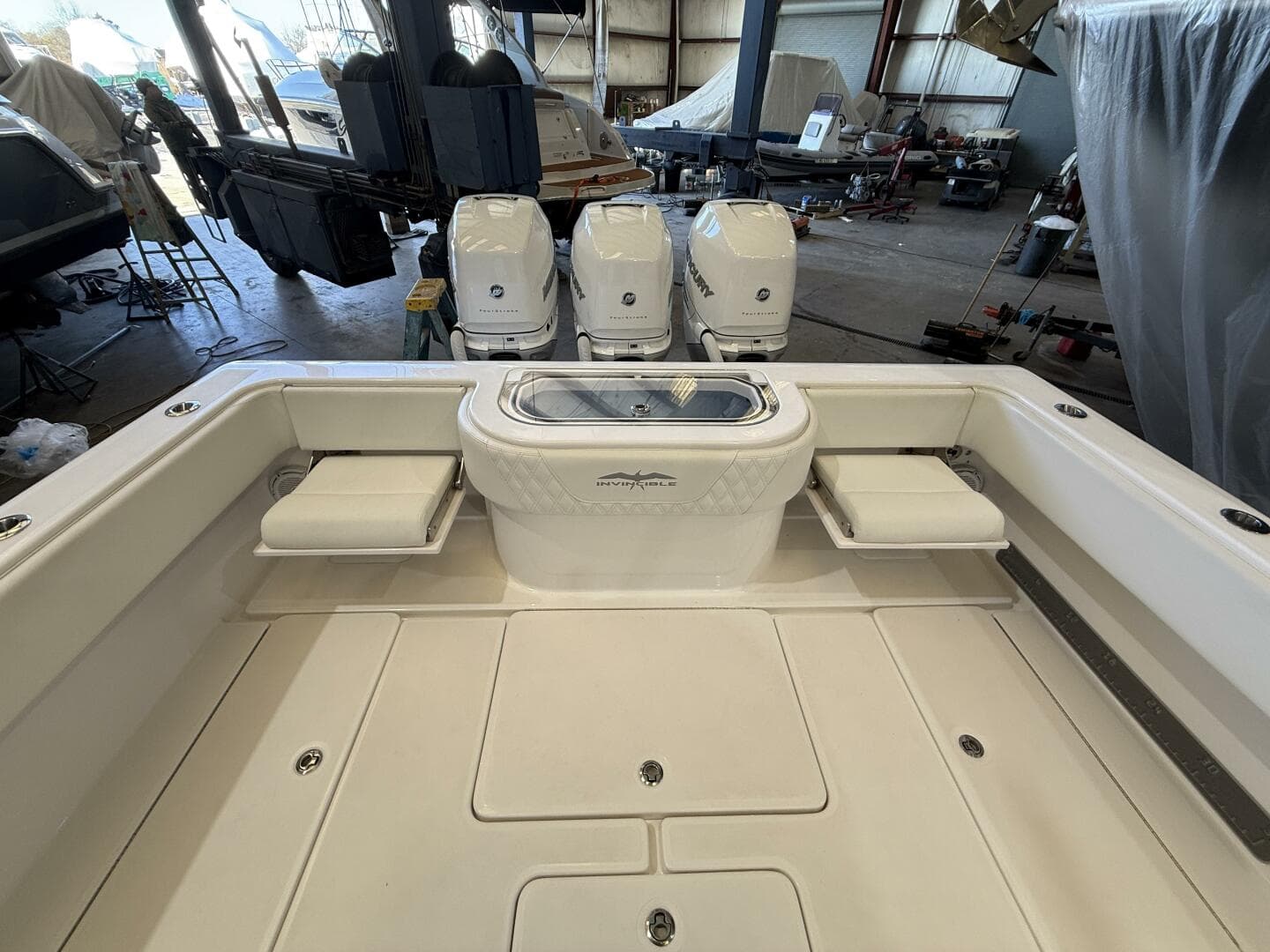 2022 Invincible 39 Open Fisherman Cockpit w/ Jump Seats Open