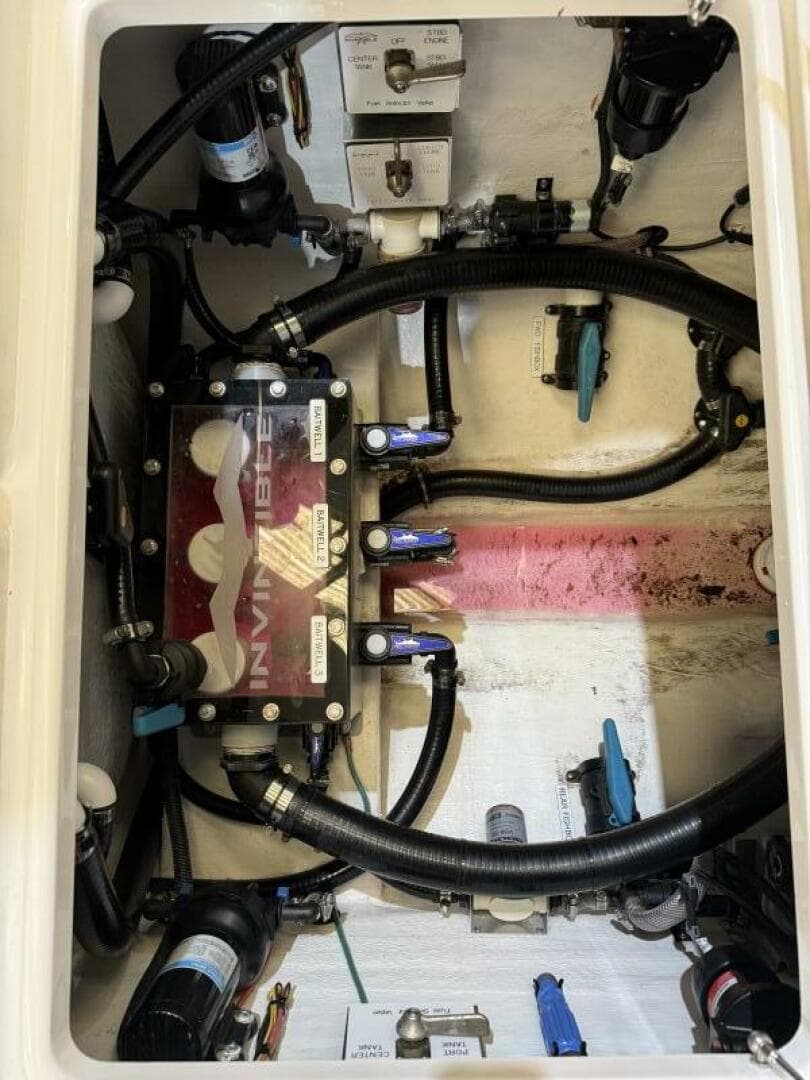 2022 Invincible 39 Open Fisherman Bilge