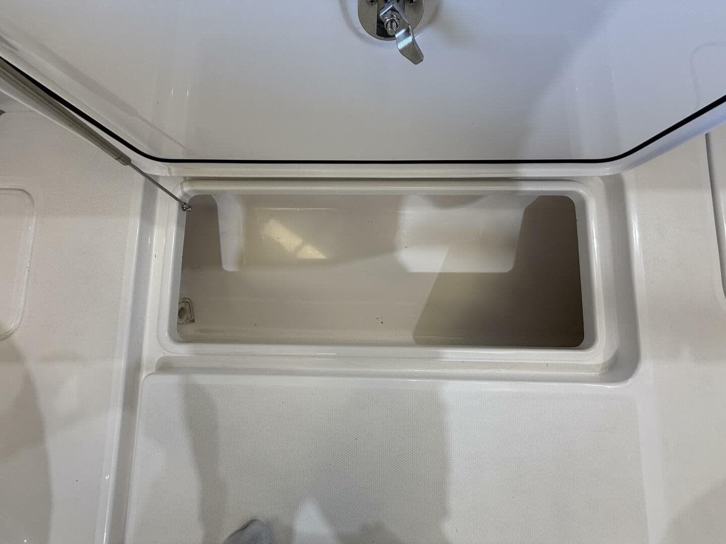 2022 Invincible 39 Open Fisherman Port Aft Fishbox