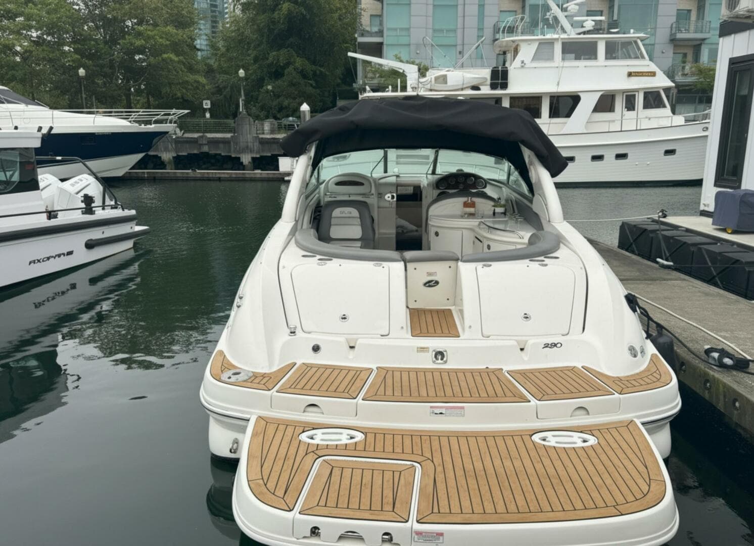 2007 Sea Ray 29SLX with cuddy cabin