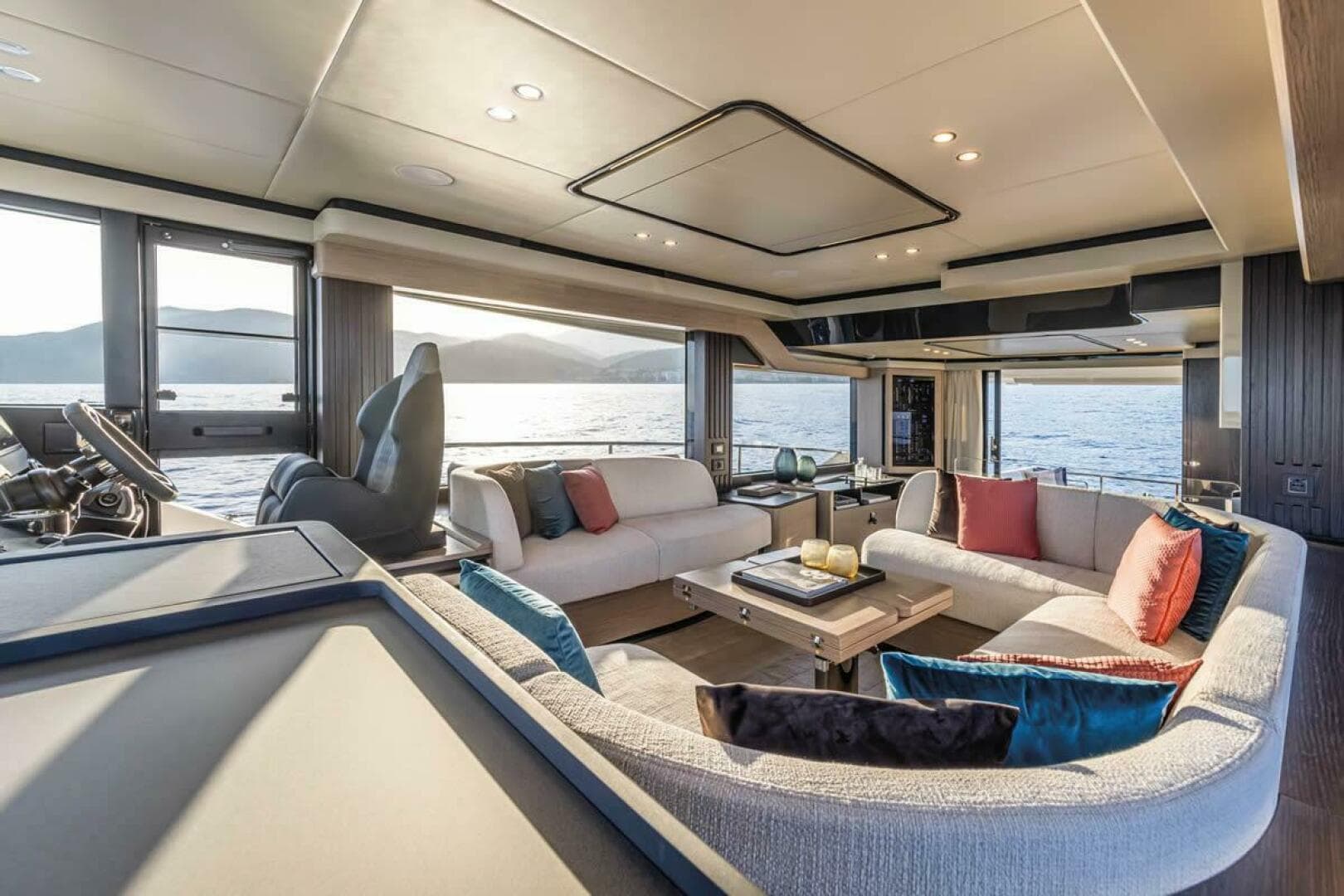 2027 Absolute 53 Navetta