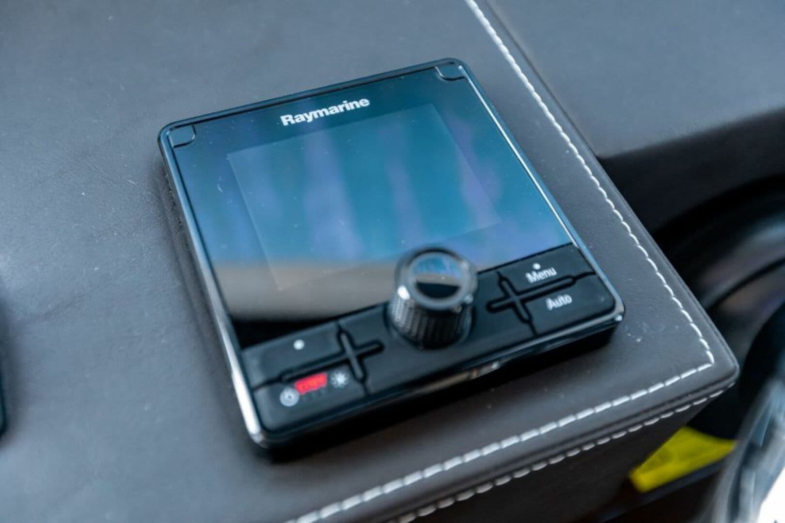 2020 Prestige 630 FB  Helm 7