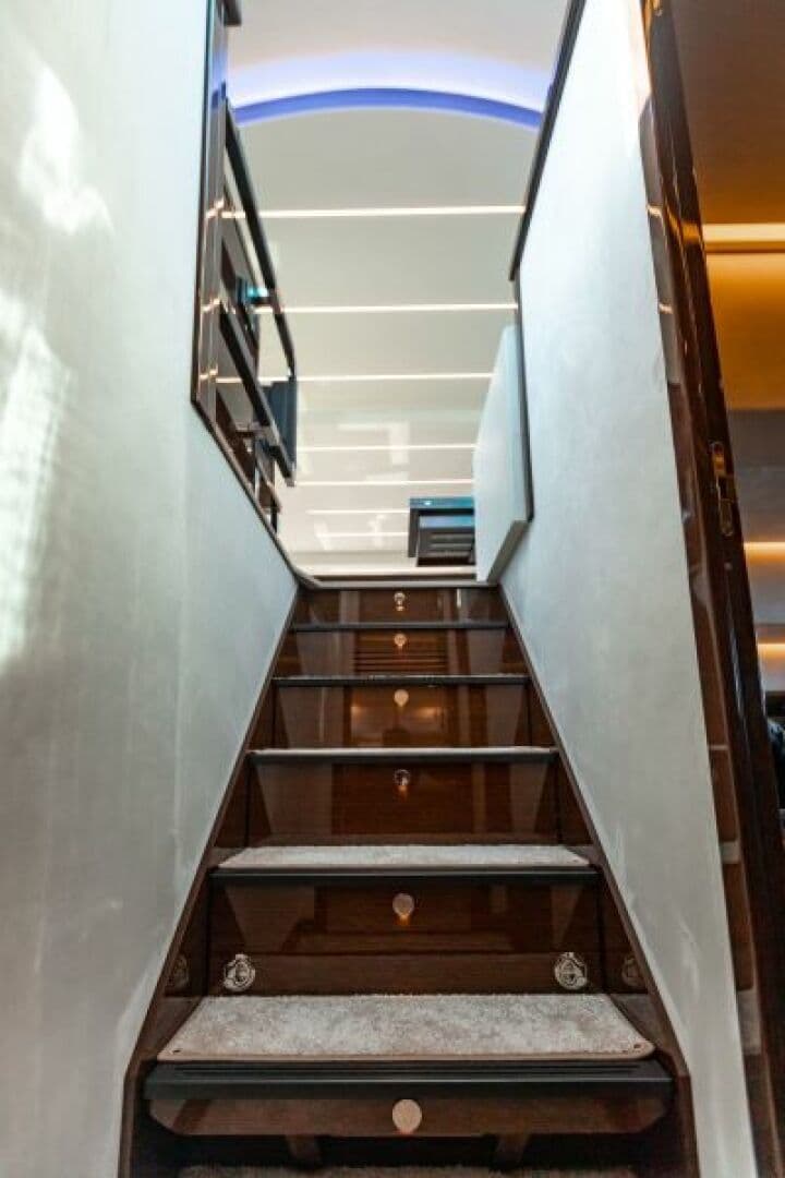 2020 Prestige 630 FB  Forward Stairway