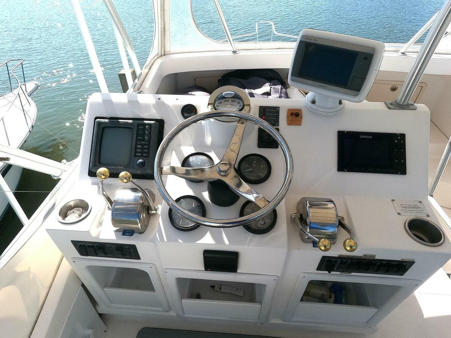 2002 Luhrs 34 Convertible