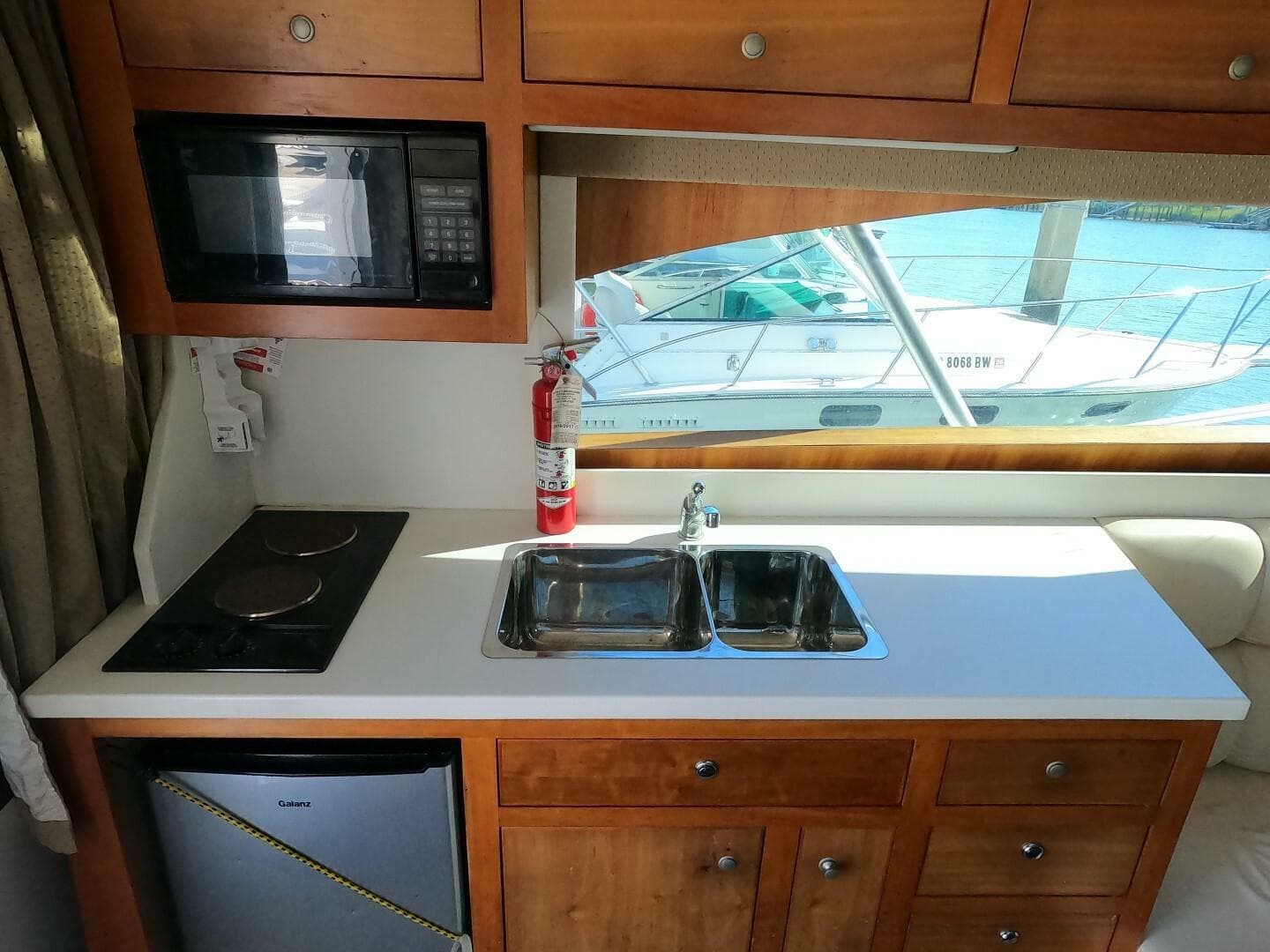 2002 Luhrs 34 Convertible