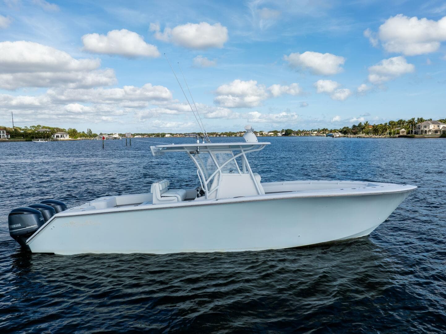 SeaHunter 33 Bloodline - Exterior Profile