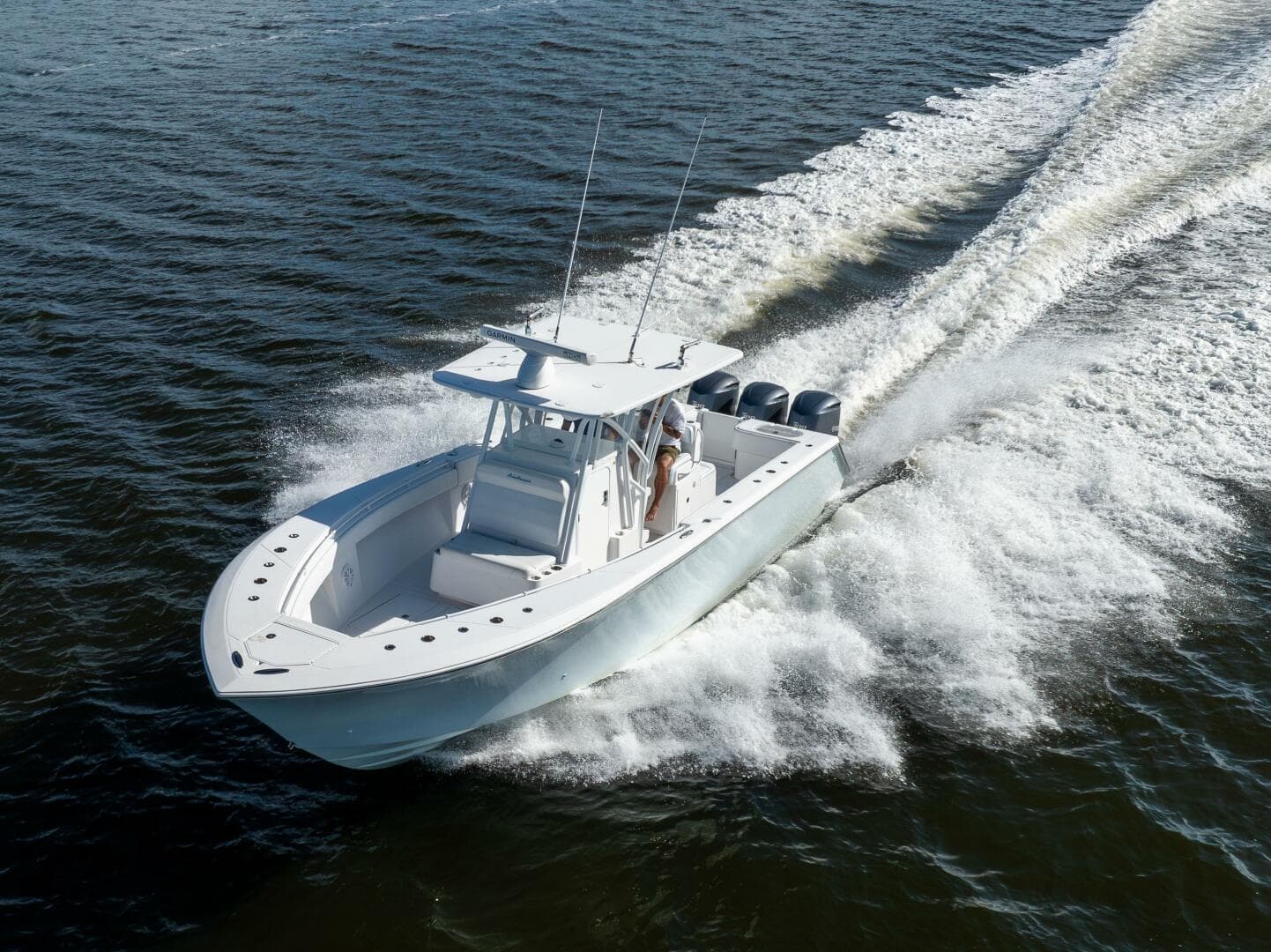 SeaHunter 33 Bloodline - Exterior Profile