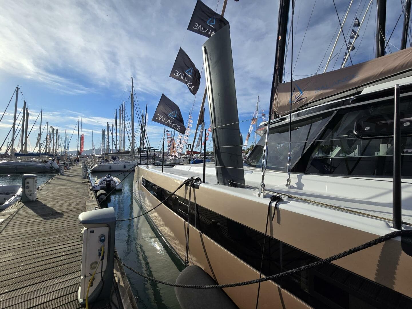 2024-balance-526-sail-9658278-20250118013749552-1_XLARGE.jpg