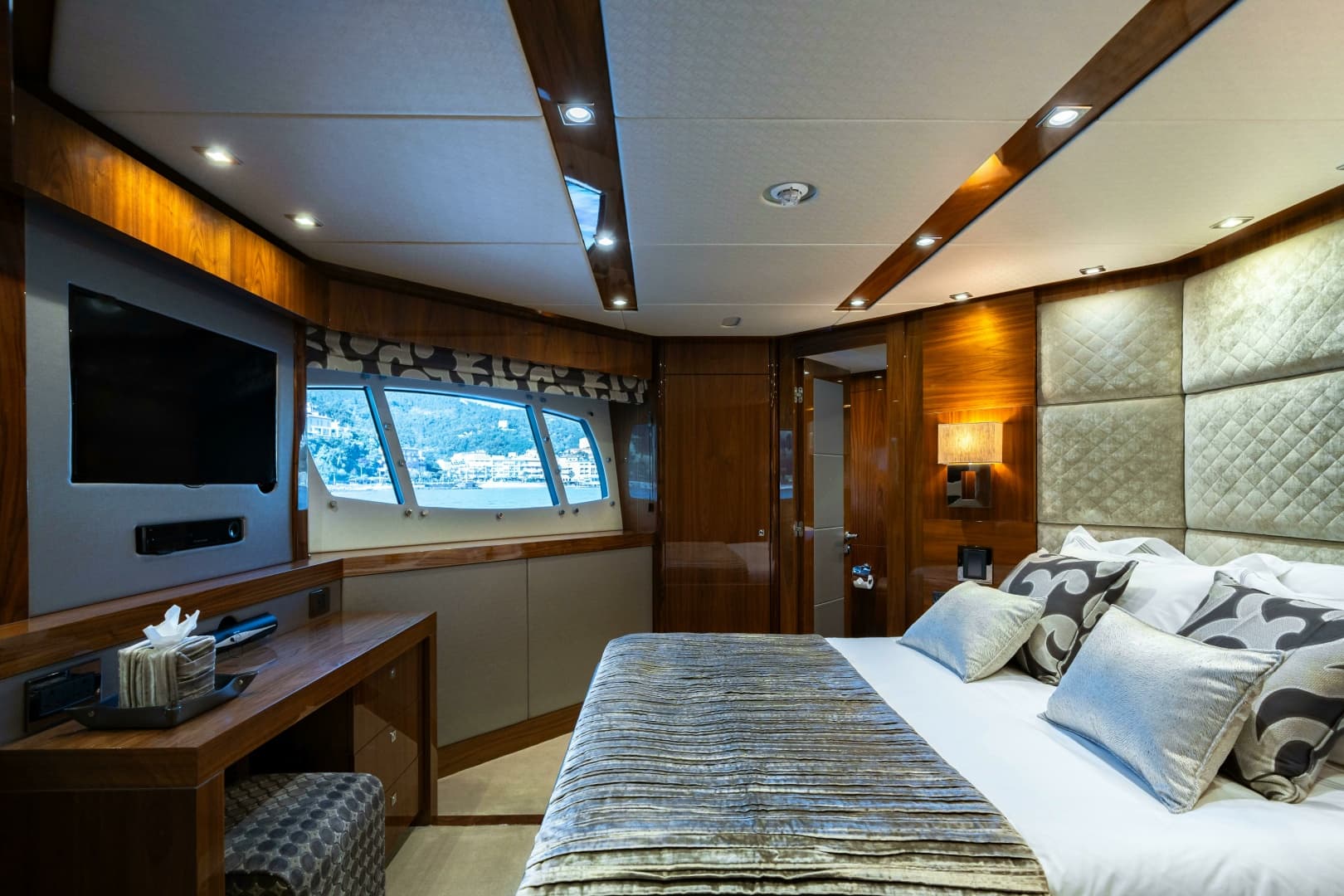 2014 Sunseeker Sunseeker 115 Sport Yacht