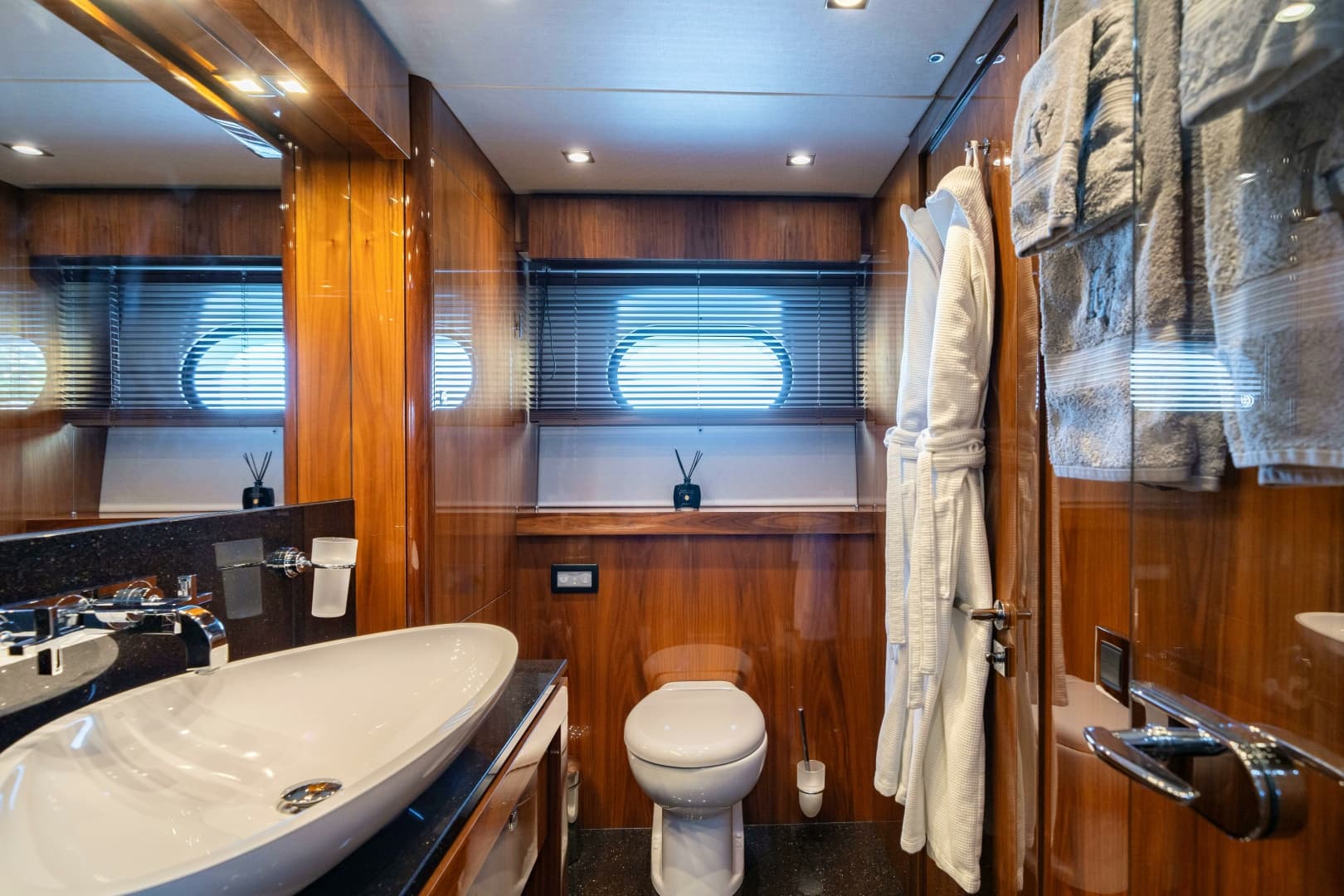 2014 Sunseeker Sunseeker 115 Sport Yacht