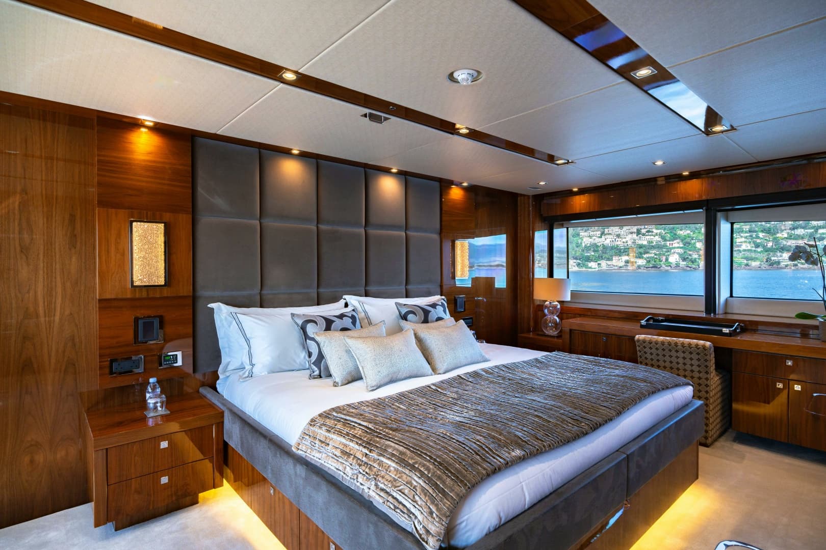 2014 Sunseeker Sunseeker 115 Sport Yacht