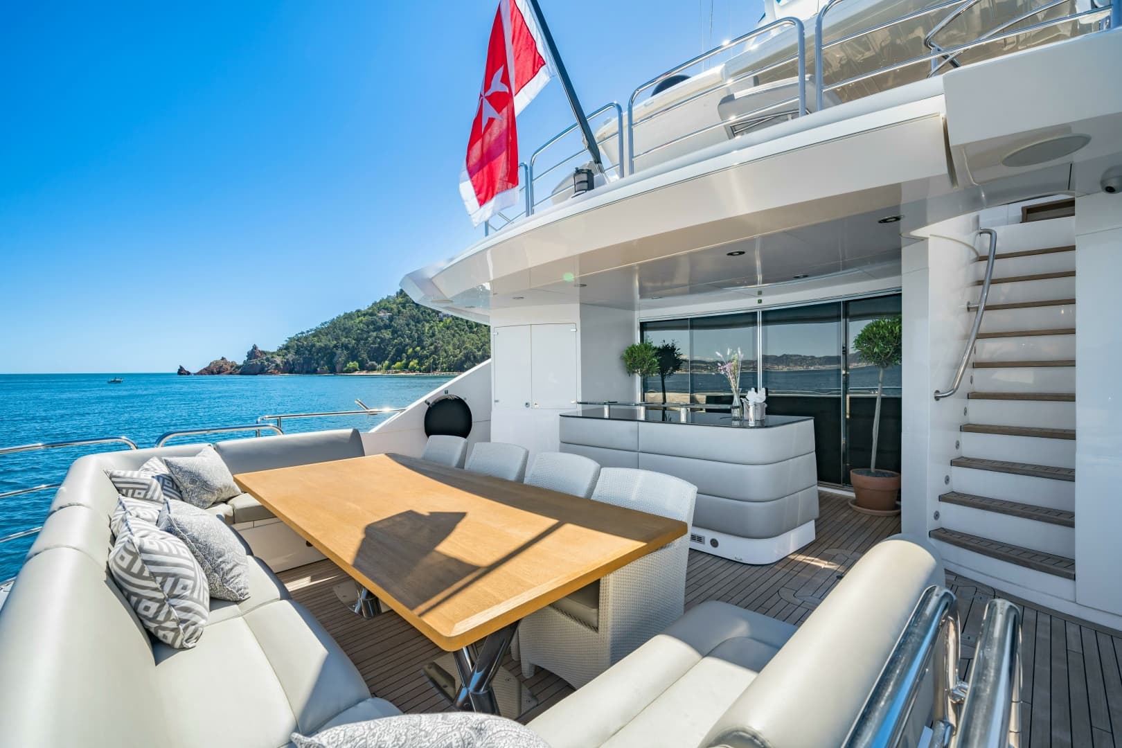 2014 Sunseeker Sunseeker 115 Sport Yacht