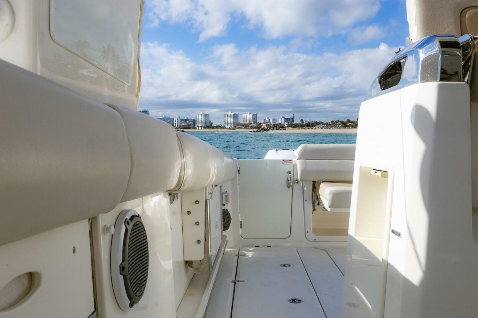 2017 Boston Whaler 