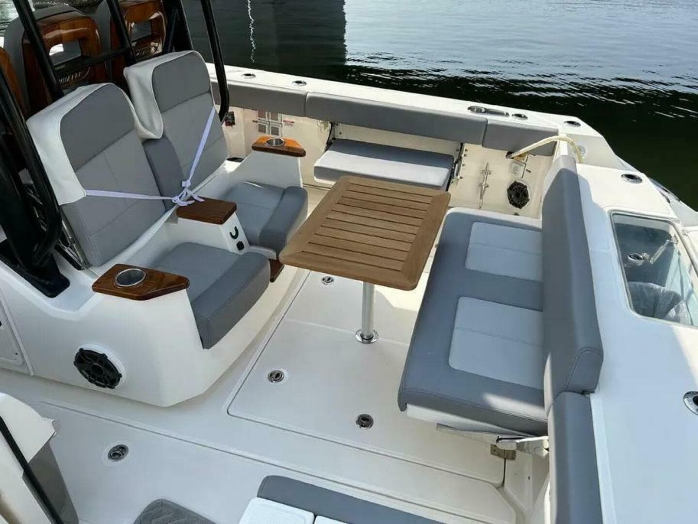 2023 Boston Whaler 360 Outrage