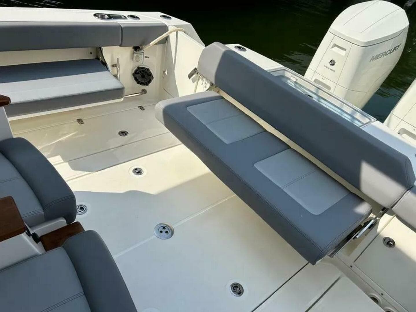 2023 Boston Whaler 360 Outrage