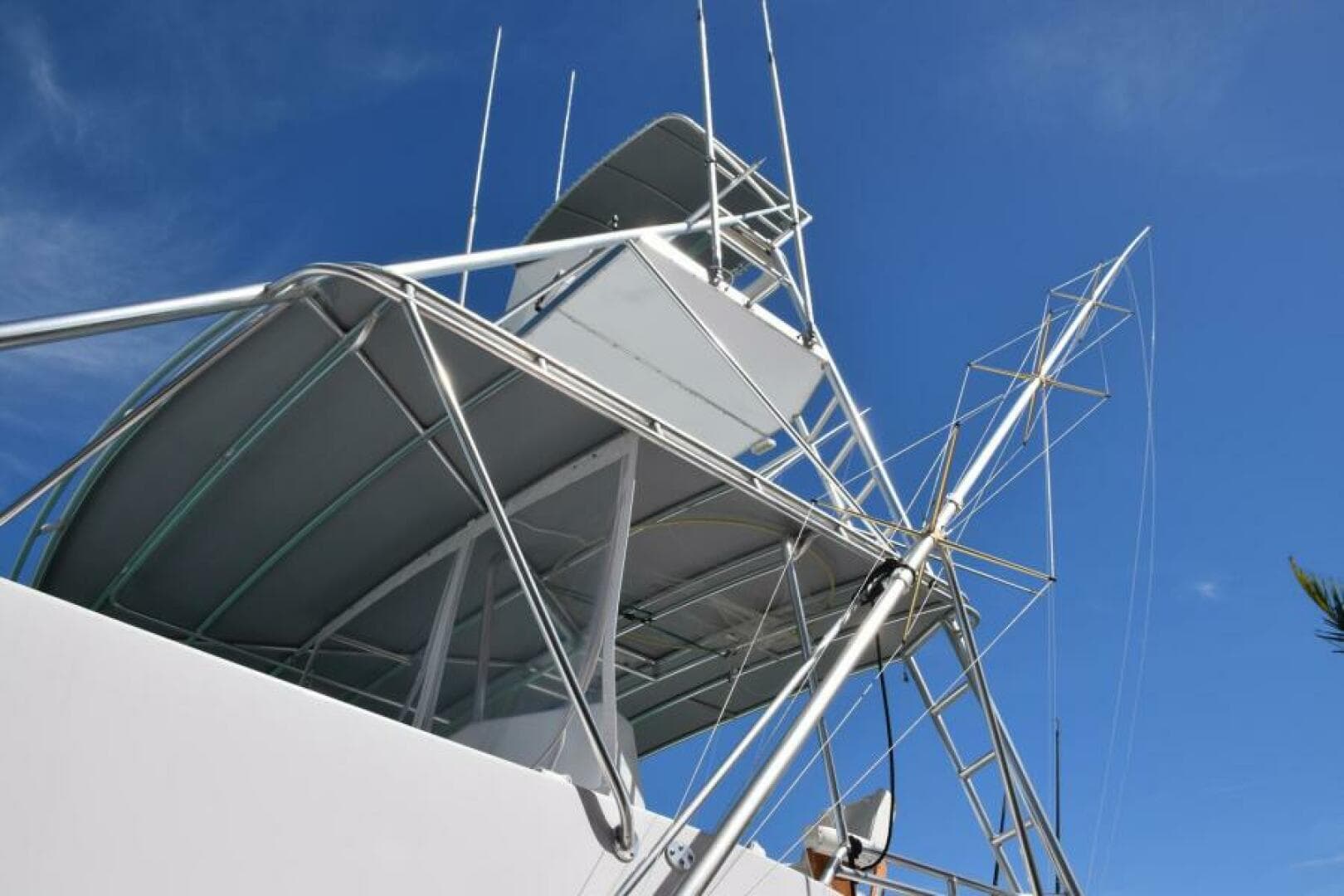 Tower With Triple Spreader Outriggers