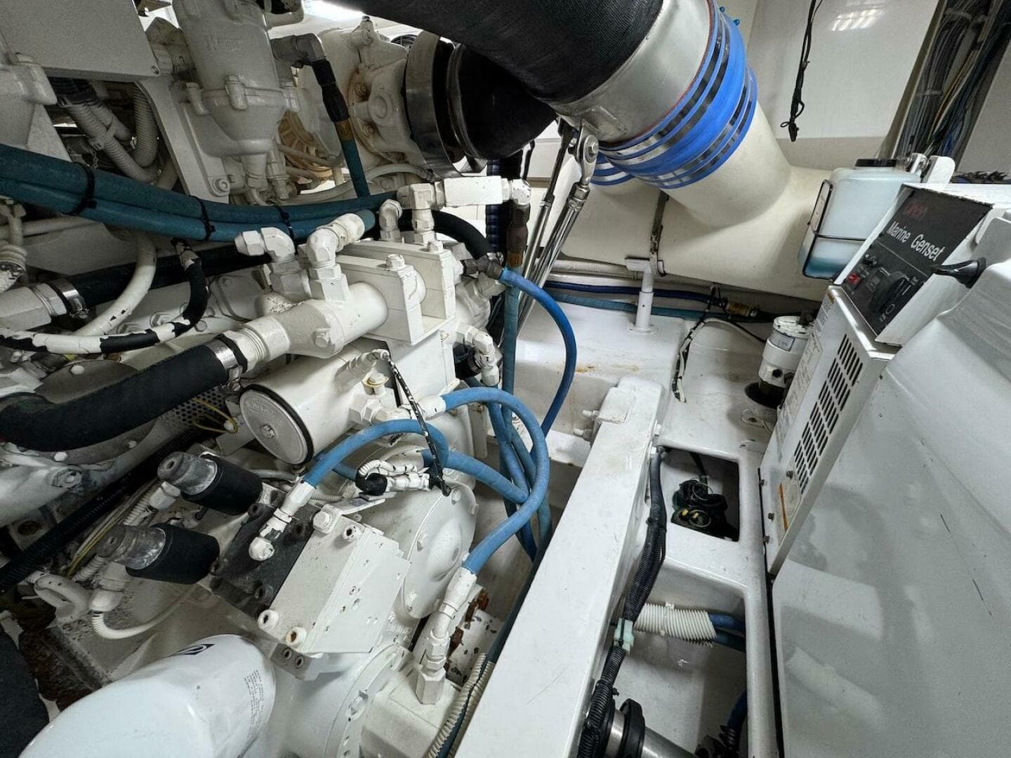 2007 Viking 52 Convertible