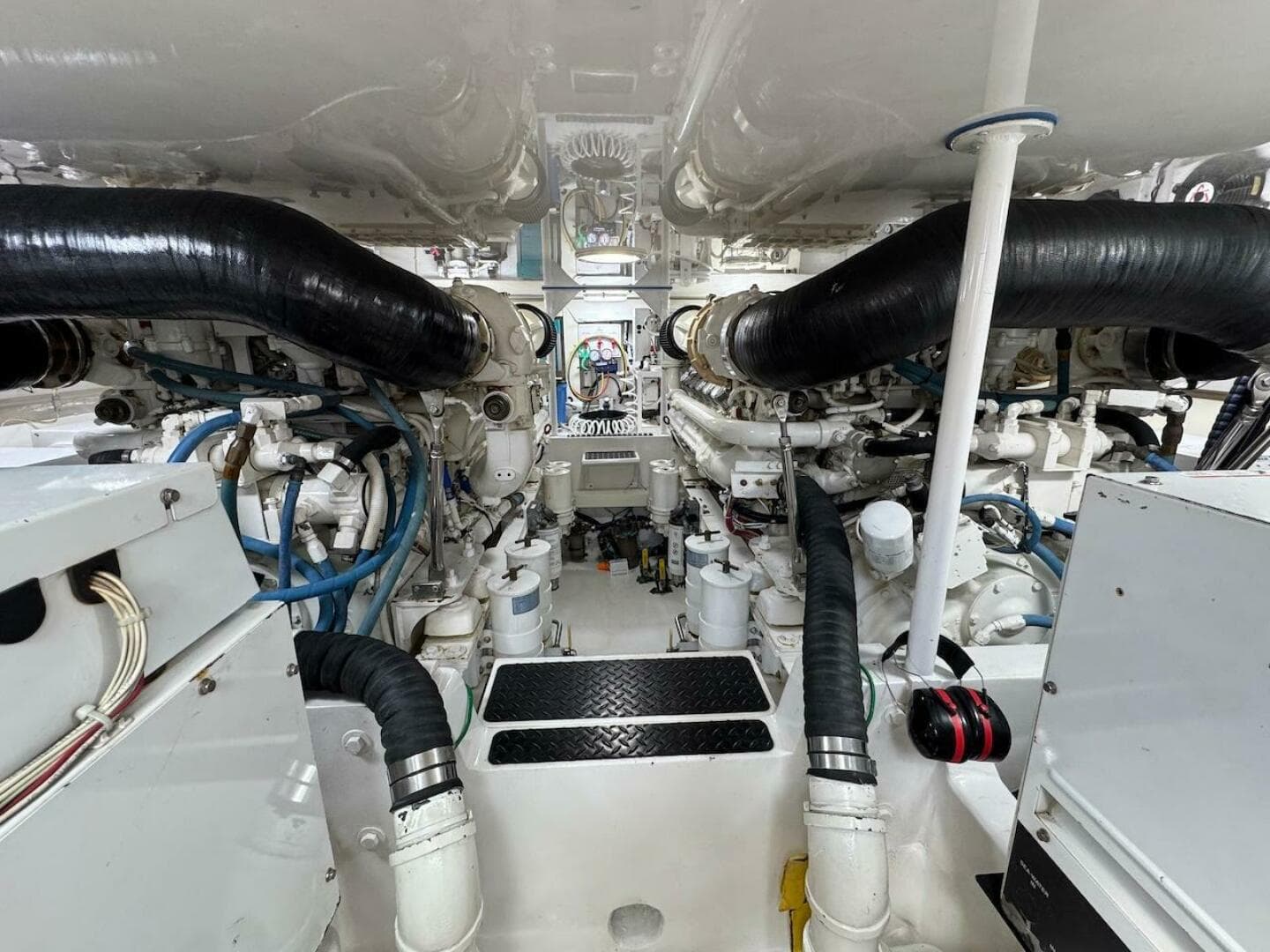 2007 Viking 52 Convertible