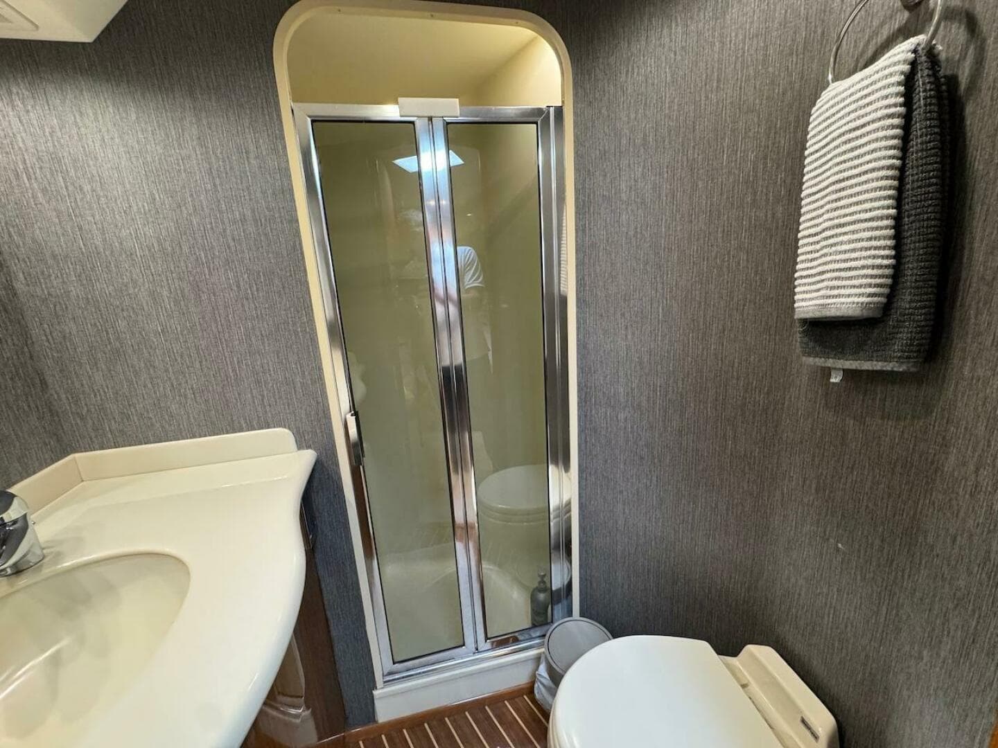 2007 Viking 52 Convertible