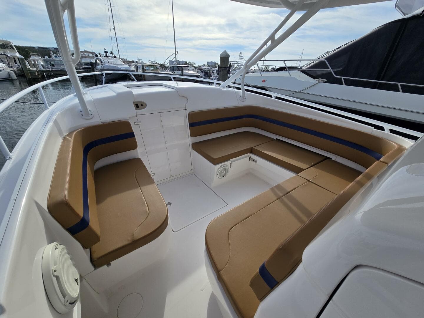 2018 Intrepid 375 Walkaround