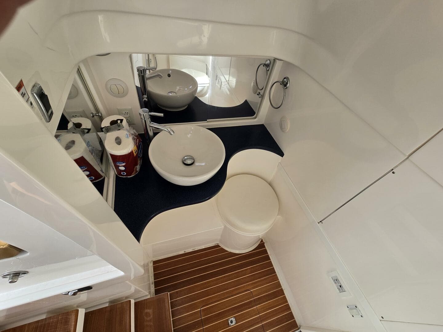 2018 Intrepid 375 Walkaround